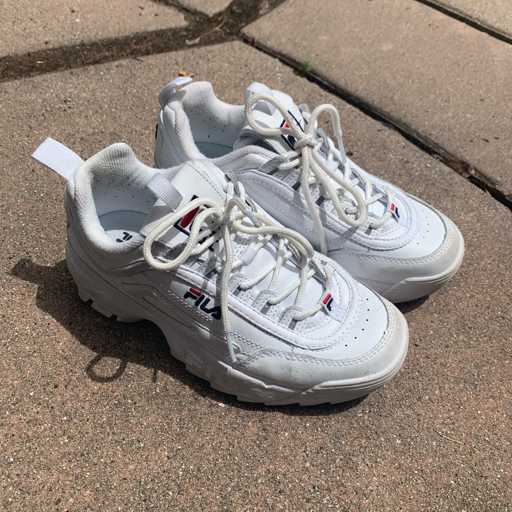 white fila disruptor II premium